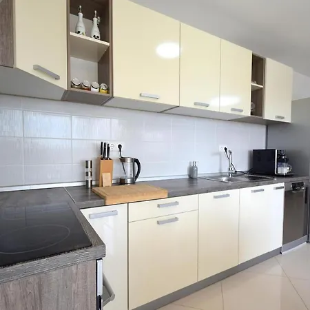 Gem Apartment *