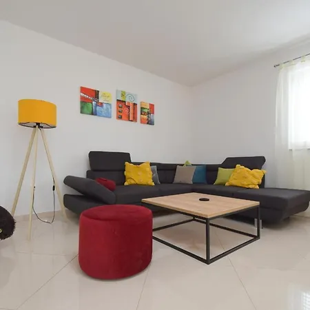 Gem Apartment *