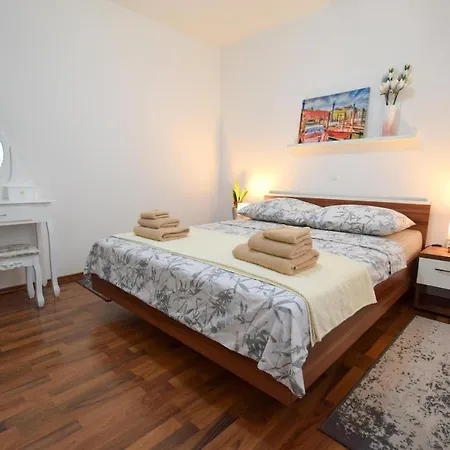 Gem Apartment