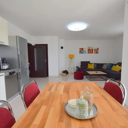Gem Apartment *