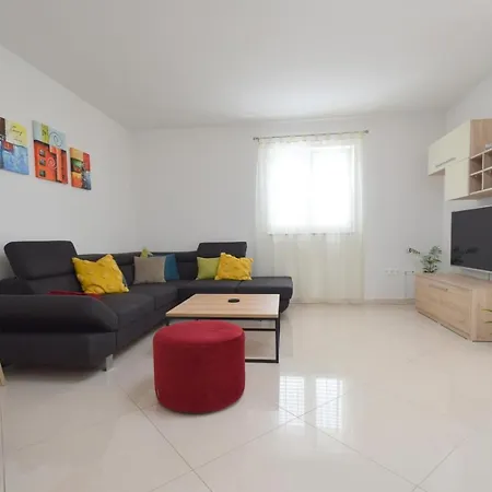 Gem Apartment *