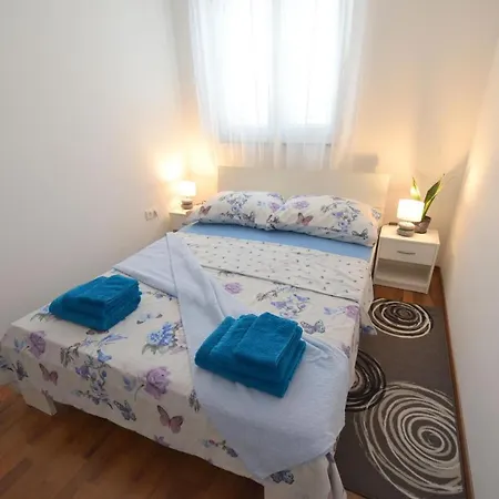 Gem Apartment *